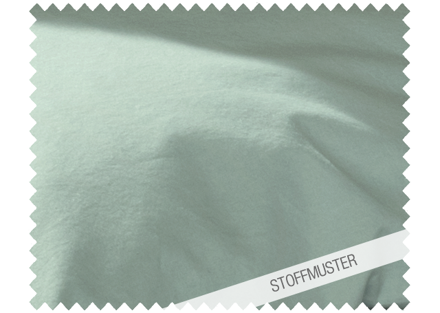 Hochwertiges Stoffmuster zu Bettwäsche Meeresschaum in gewaschener Baumwolle mit sanfter mintgrüner Färbung und natürlicher Knitteroptik. Zeigt die charakteristische weiche Textur und den lässigen Look der vorgewaschenen Baumwolle. Stoffmuster, Hersteller: Stoffkontor