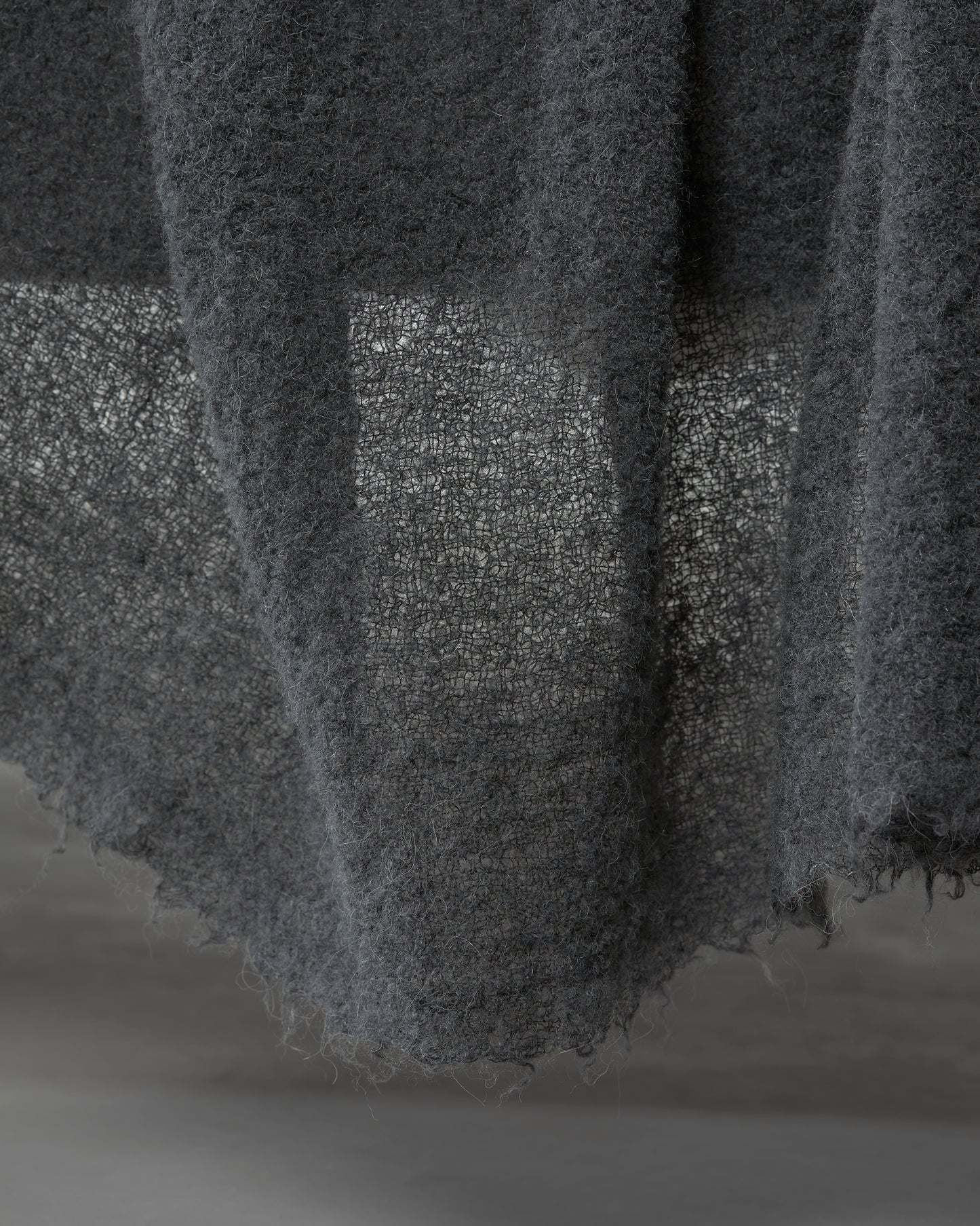 Society Limonta Ted Throw Farbe Anthrazit