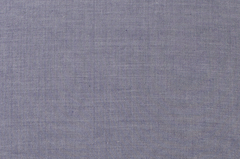 Bettwäsche Stonewashed Denim Bluette: Hochwertiger Baumwollstoff in verwaschener Jeansoptik mit diagonalem Webmuster. Die stonewashed Behandlung verleiht dem Stoff eine weiche, pudrige Textur in einem entspannten Blauton. Perfekt für den lässigen, zeitlosen Schlafzimmer-Look.