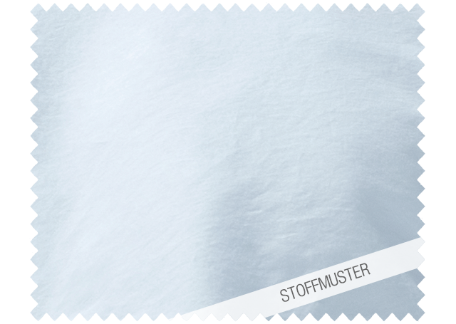 Hochwertiges Stoffmuster in Arctic hellblau aus gewaschener Baumwolle mit natuerlicher Knitteroptik. Weiches, luftiges Gewebe mit matter Oberflaeche zeigt die charakteristische Textur der vorgewaschenen Baumwolle. Bettwaesche Arctic hellblau - Stoffmuster, Hersteller: Stoffkontor
