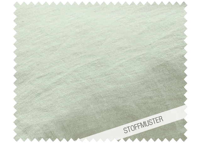 Stoffmuster zu Bettwäsche Reines Leinen Salbei, vorgewaschen - Hochwertiges Leinenmuster in sanftem Salbeigrün mit charakteristischer Gewebestruktur. Natürliche Textur des vorgewaschenen Stoffes zeigt feine Webung und mattschimmernde Oberfläche. Stoffmuster, Hersteller: Stoffkontor
