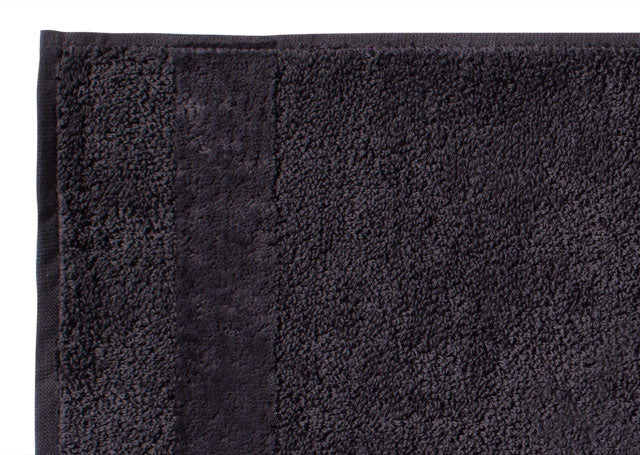 Handtuch Fyber Carrara Anthrazit - Hochwertiges Handtuch in elegantem Anthrazit mit feiner Frottier-Struktur und dezentem Bordürendesign. Luxuriöse Qualität für Ihr Badezimmer.