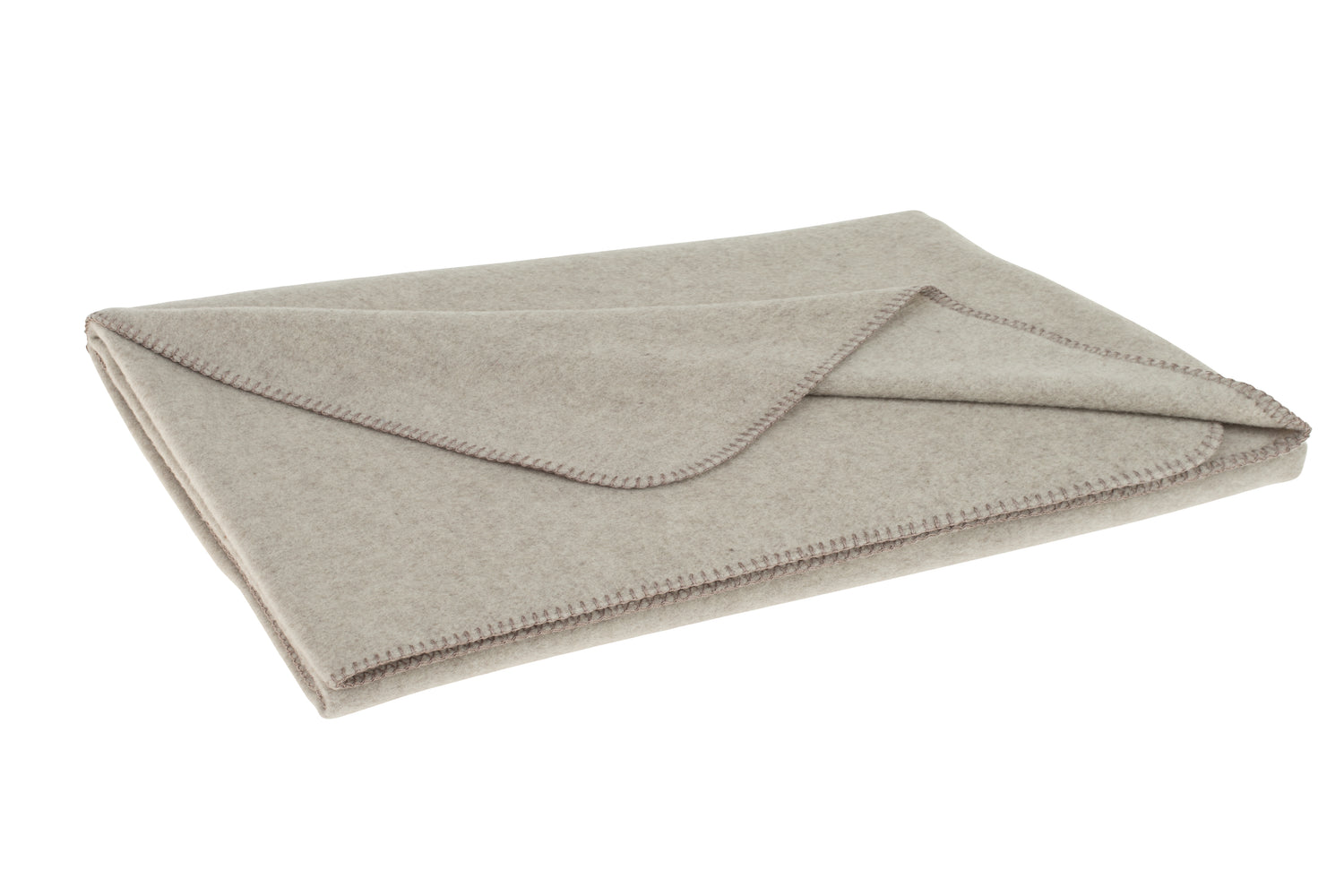 Steiner1888 Wolldecke Sophia Creme: Elegante Merino-Wolldecke in cremefarbenem Ton mit abgerundeten Ecken und ton-in-ton Naht. Die hochwertige Decke zeigt feine Struktur und harmonisches Design. Masse: 145 x 190 cm. Kollektion: Wolldecken, Hersteller: Steiner 1888.
