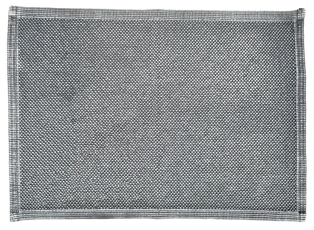 Hochwertiger Badvorleger Miso Silver fade out mit elegantem Perlmuster und dezenter Bordüre in silbergrau. Formbeständiger Baumwollteppich mit strukturierter Oberfläche für luxuriösen Komfort im Bad. Badvorleger, Hersteller: Evelyn Kahle