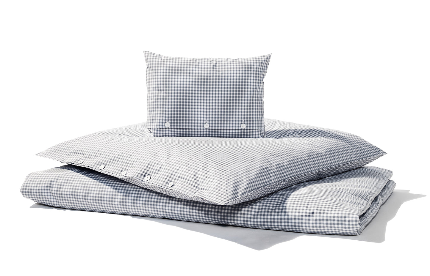 Bettwäsche Nordisch by Nature Vichy Karo Silbergrau: Hochwertige Bettwäsche-Set mit klassischem Vichy-Karomuster in elegantem Silbergrau, bestehend aus Bettbezug und Kopfkissen aus reiner Baumwolle, mit traditioneller Knopfleiste, gefertigt in Deutschland, Home page, Alle Bettwäschen, Karierte und gestreifte Bettwäsche