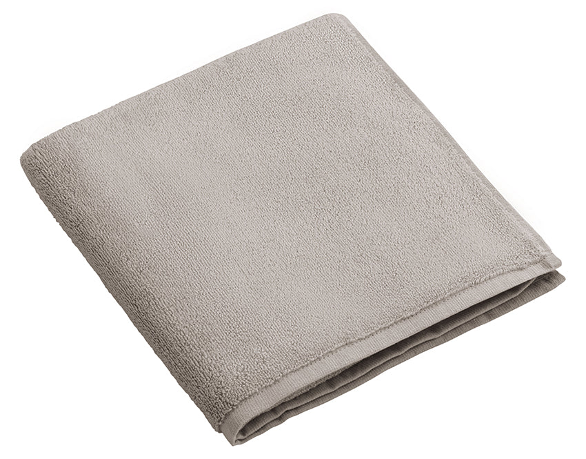 Handtuch Dreampure Weseta Cashmere in elegantem Sandgrau, hochwertig gefaltetes Luxus-Frotteetuch aus 100% Baumwolle, nachhaltig in der Schweiz hergestellt. Handtucher, Hersteller: Weseta Switzerland